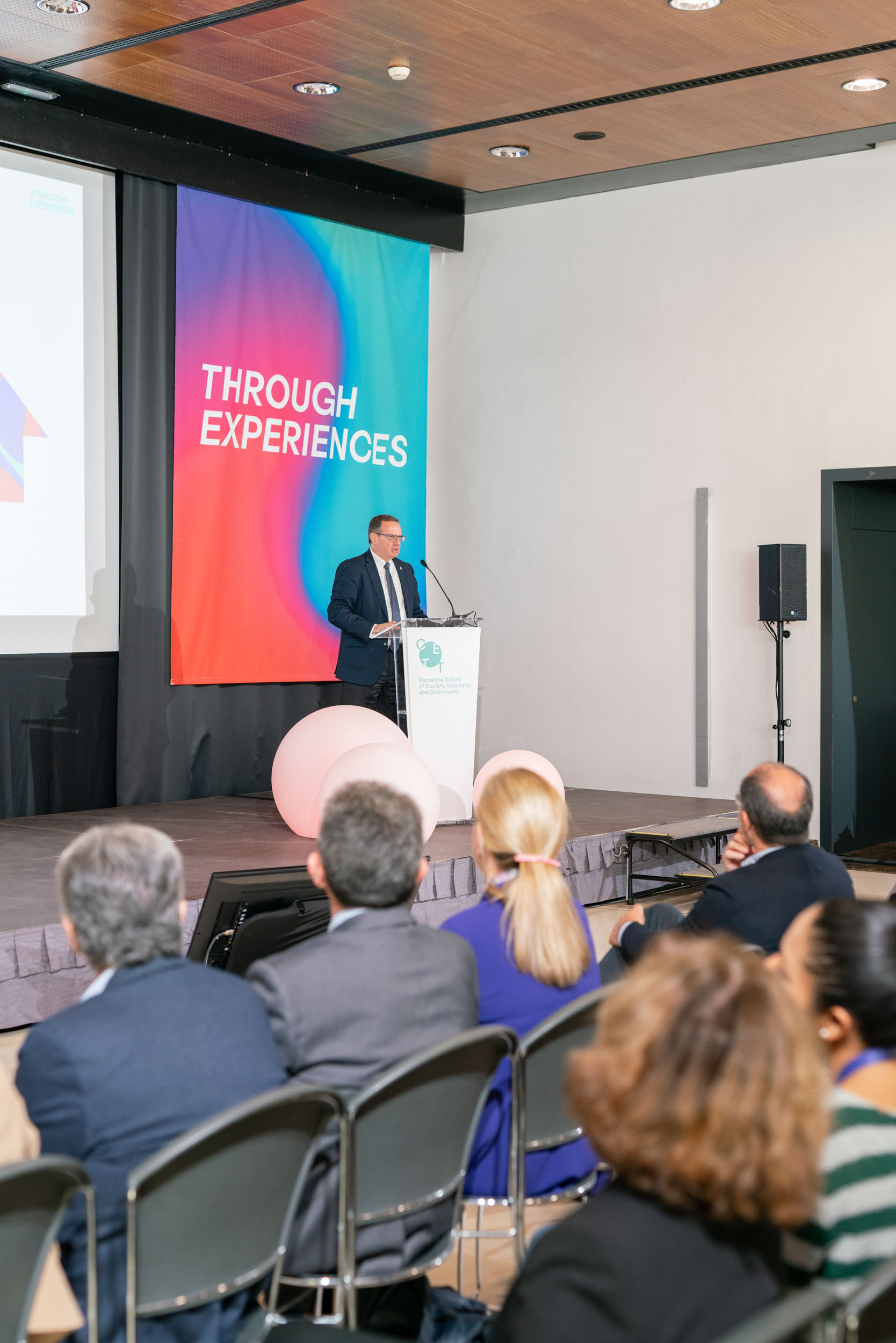 Fotografia de: La ponència de Paula Fernández-Ochoa en 3 frases | CETT